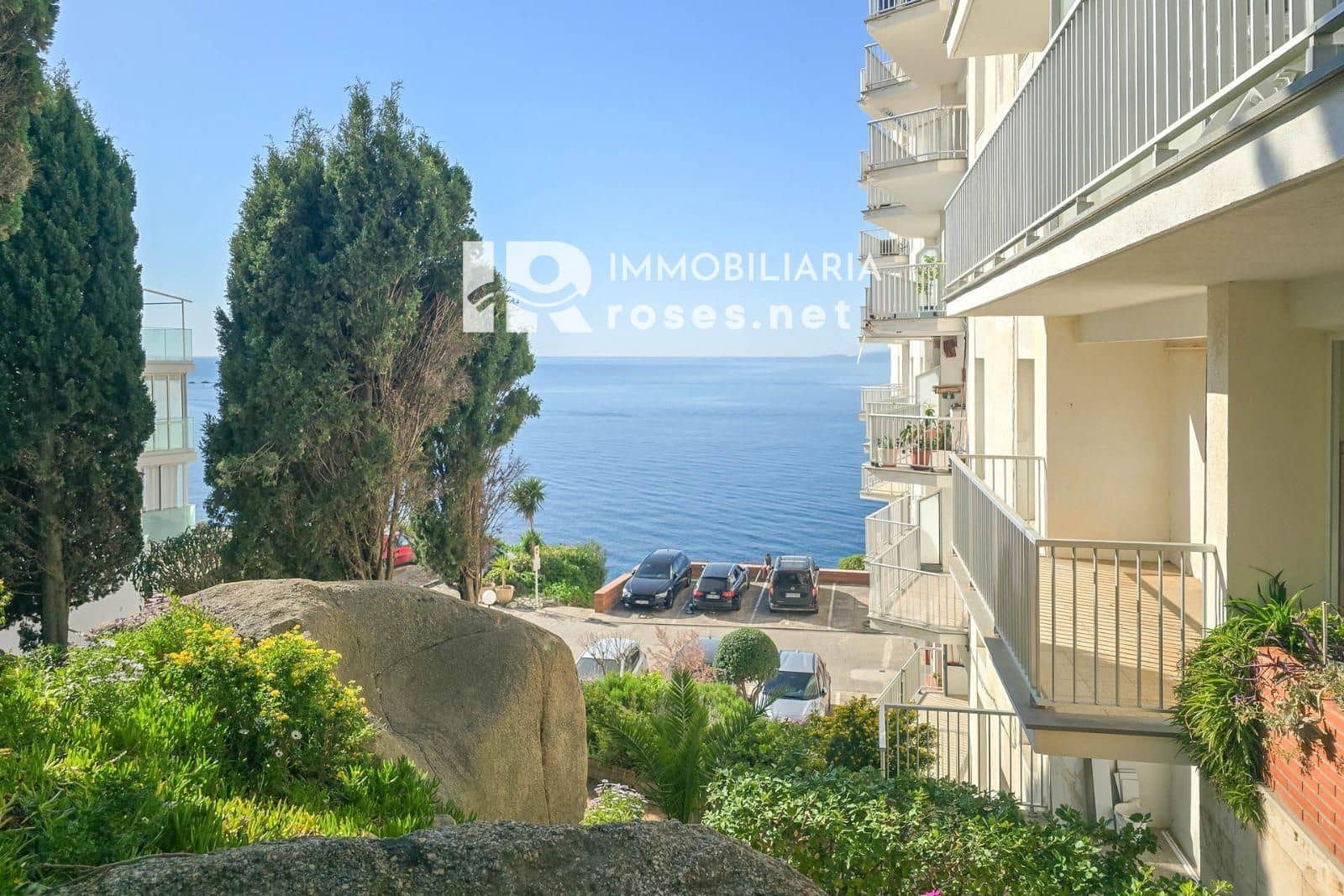 2 slaapkamer Flat te koop in Roses met zwembad - € 266.000 (Ref: 9779082)