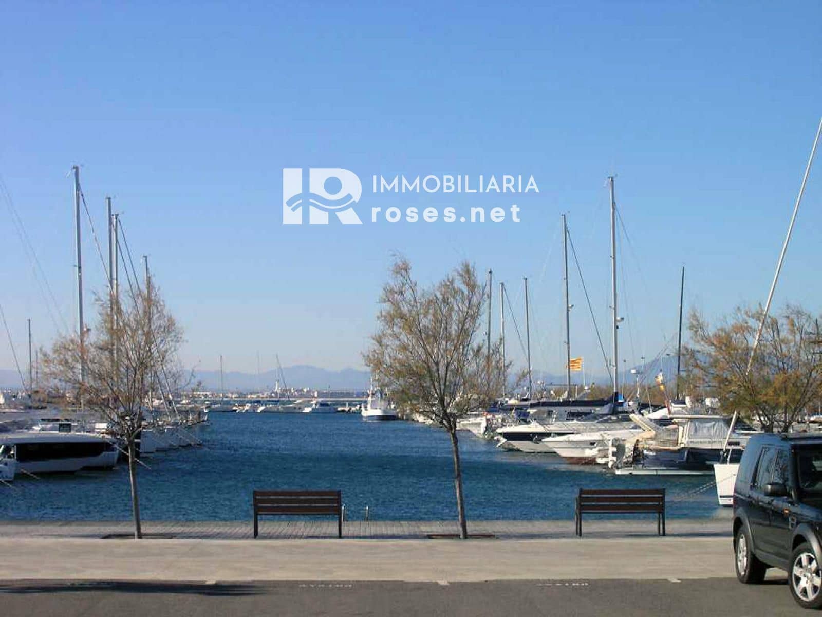 2 slaapkamer Flat te koop in Roses met zwembad - € 266.000 (Ref: 9779082)