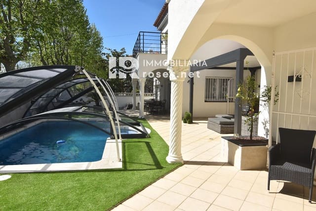 4 makuuhuone Huvila myytävänä paikassa Empuriabrava, Castelló d'Empúries mukana uima-altaan 
autotalli - 650 000 € (Ref: 9784479)