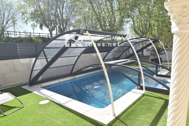 4 makuuhuone Huvila myytävänä paikassa Empuriabrava, Castelló d'Empúries mukana uima-altaan 
autotalli - 650 000 € (Ref: 9784479)