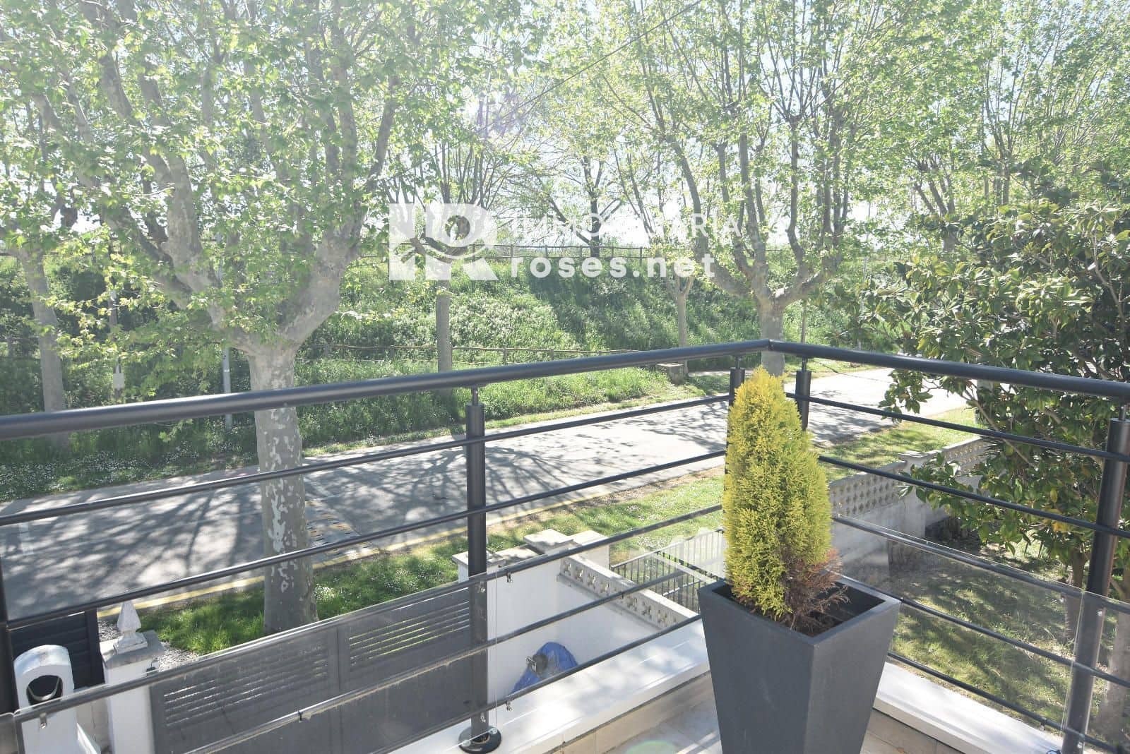 4 makuuhuone Huvila myytävänä paikassa Empuriabrava mukana uima-altaan 
autotalli - 650 000 € (Ref: 9784479)