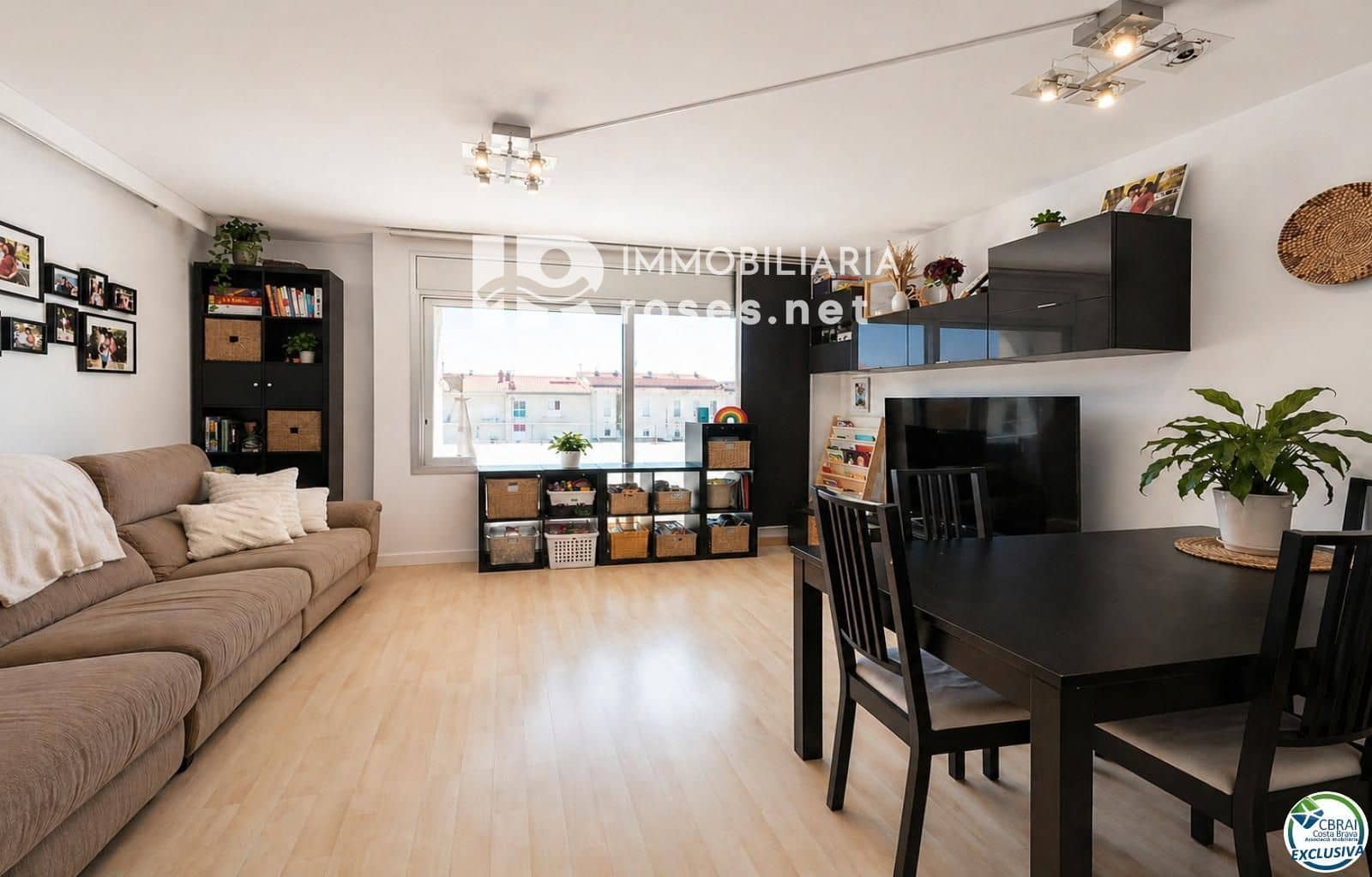 4 bedroom Flat for sale in Roses - € 408,000 (Ref: 9784480)