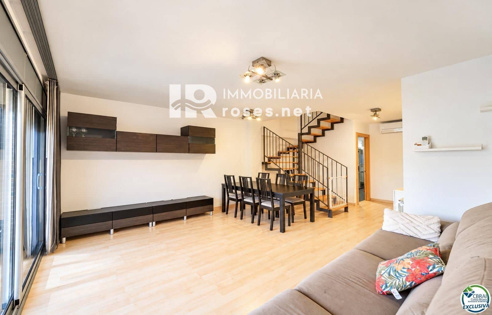 4 bedroom Flat for sale in Roses - € 379,000 (Ref: 9784480)