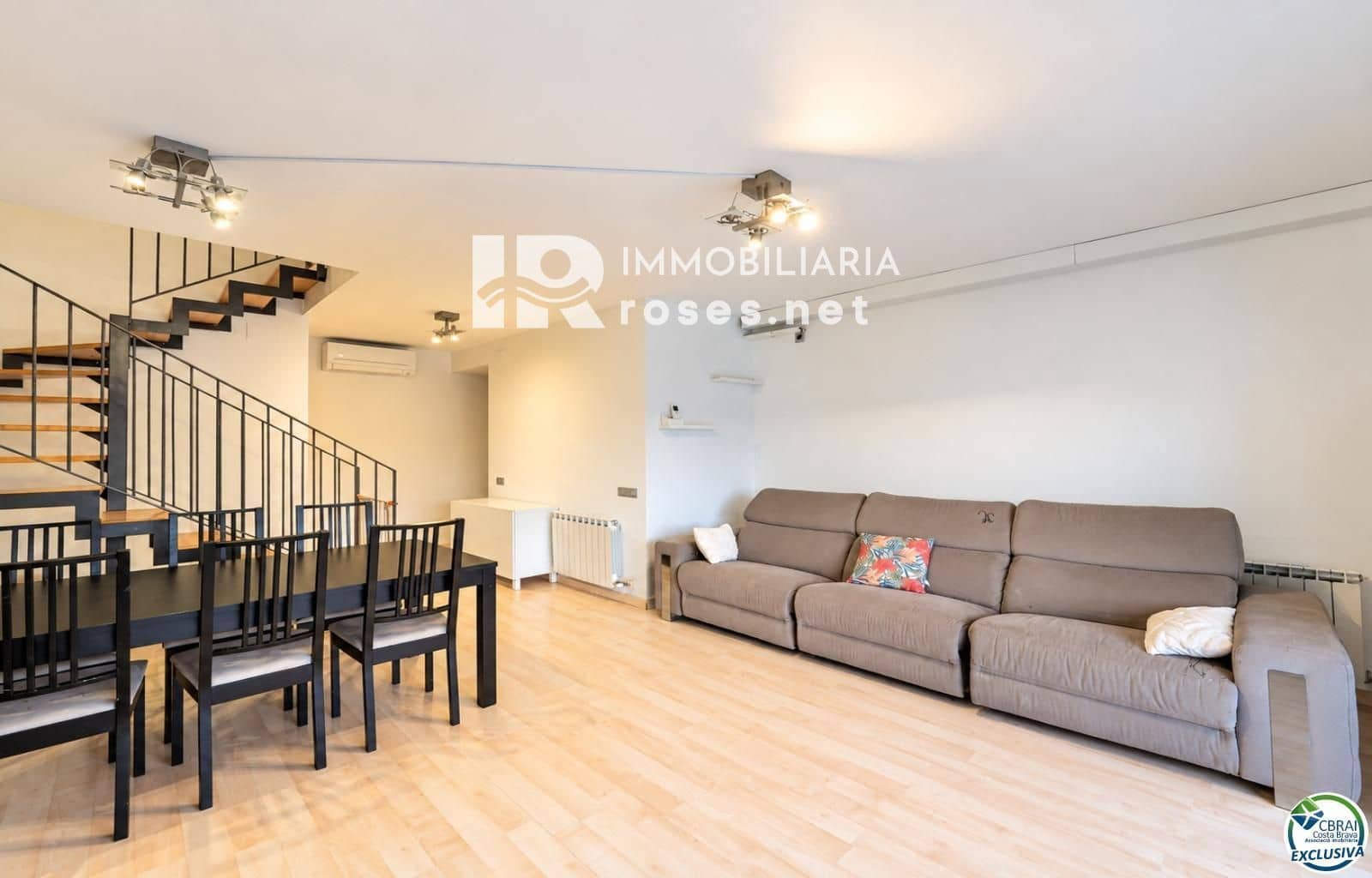 4 bedroom Flat for sale in Roses - € 379,000 (Ref: 9784480)