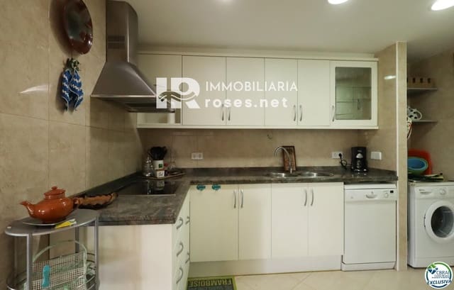 3 makuuhuone Asunto myytävänä paikassa Llançà mukana 
autotalli - 247 000 € (Ref: 9784482)