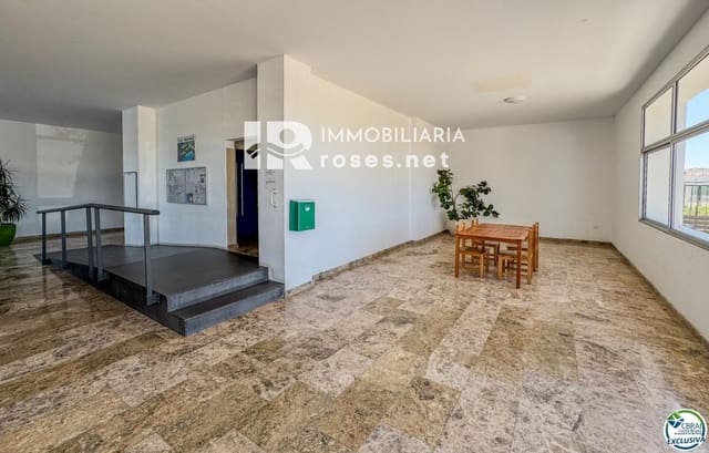 Apartamento para venda em Roses com piscina - 86 500 € (Ref: 9784483)