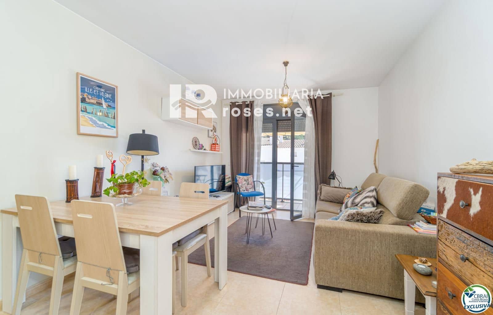 2 makuuhuone Asunto myytävänä paikassa Roses mukana uima-altaan 
autotalli - 215 000 € (Ref: 9793175)