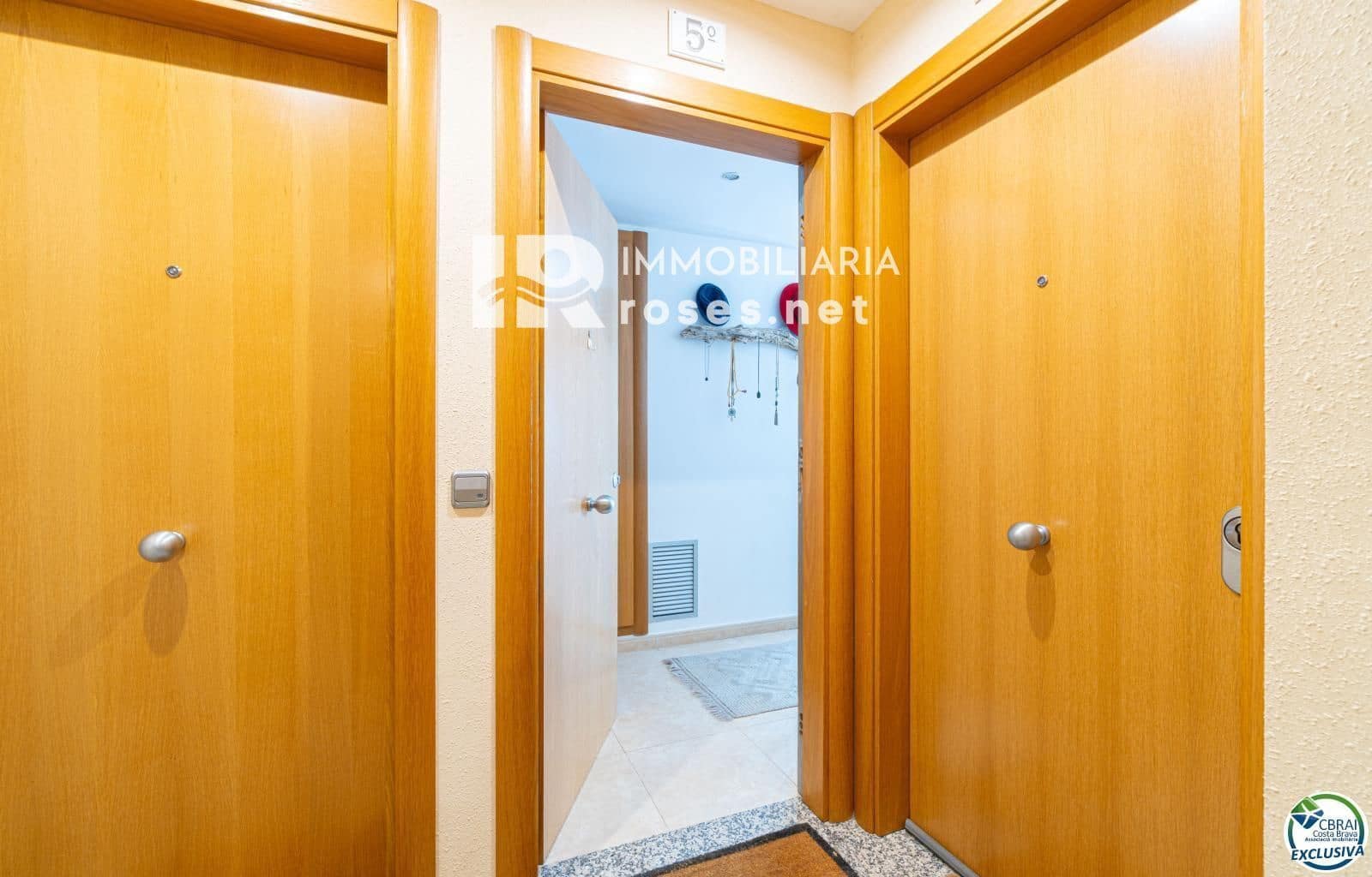 2 makuuhuone Asunto myytävänä paikassa Roses mukana uima-altaan 
autotalli - 215 000 € (Ref: 9793175)