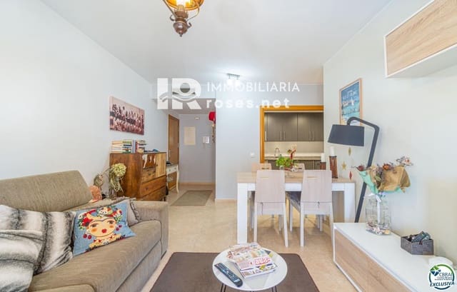 Piso de 2 habitaciones en Roses en venta con piscina - 215.000 € (Ref: 9793175)