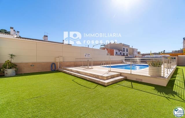 Piso de 2 habitaciones en Roses en venta con piscina - 215.000 € (Ref: 9793175)