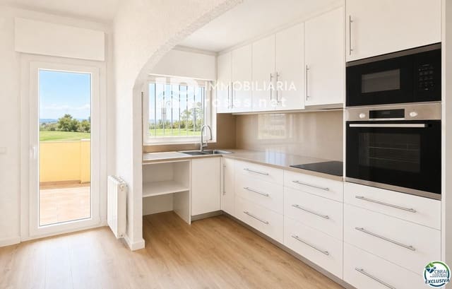 4 chambre Villa/Maison à vendre à L'Estartit, Torroella de Montgrí avec piscine garage - 449 000 € (Ref: 9797984)