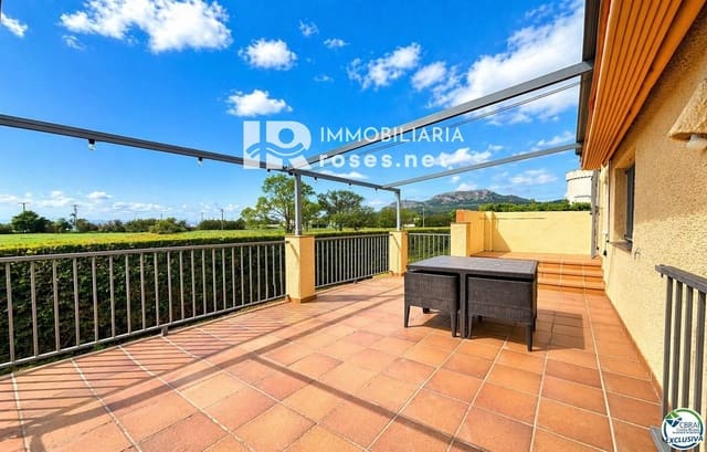 4 chambre Villa/Maison à vendre à L'Estartit, Torroella de Montgrí avec piscine garage - 449 000 € (Ref: 9797984)