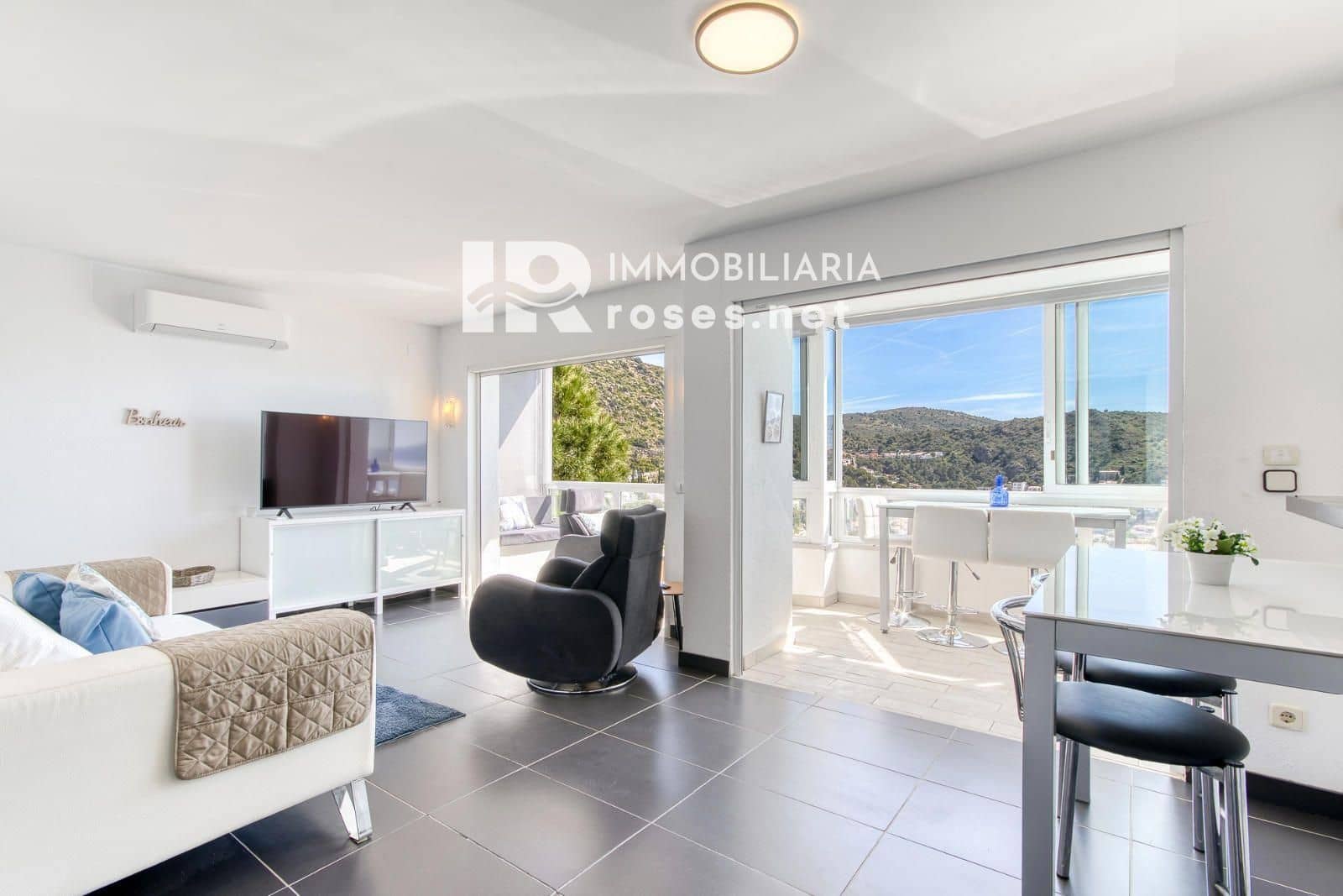 2 makuuhuone Asunto myytävänä paikassa Roses mukana 
autotalli - 355 000 € (Ref: 9804856)