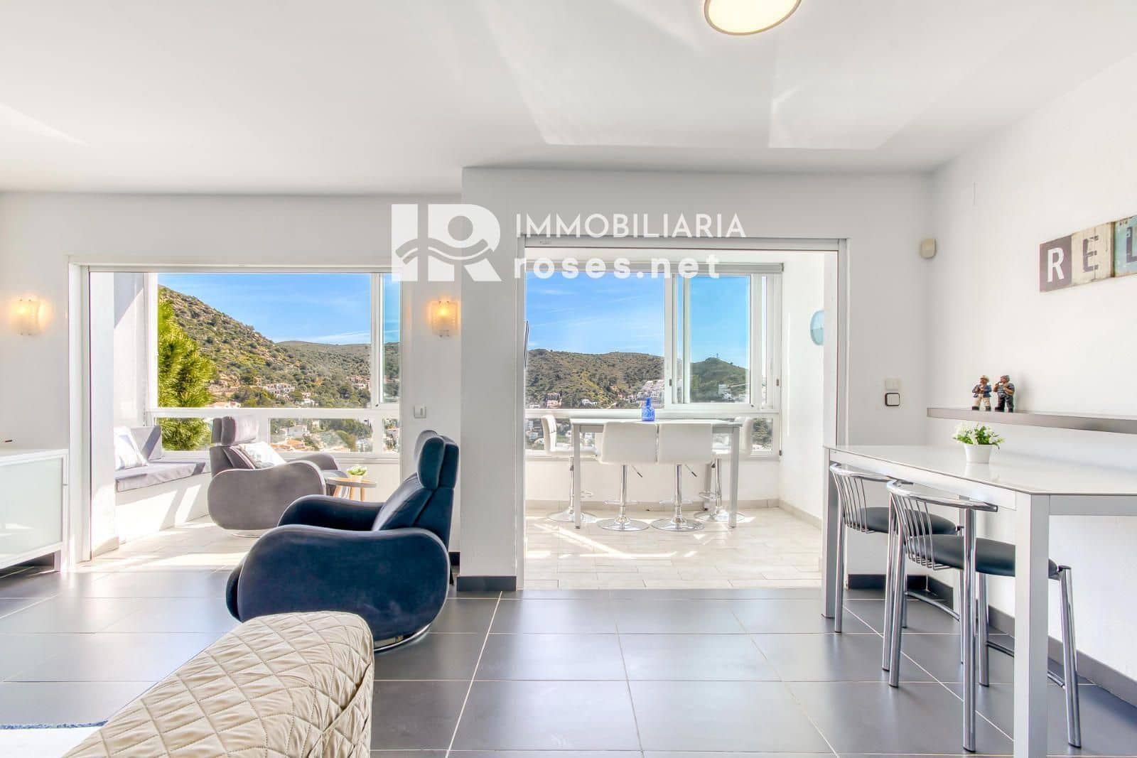 2 makuuhuone Asunto myytävänä paikassa Roses mukana 
autotalli - 355 000 € (Ref: 9804856)