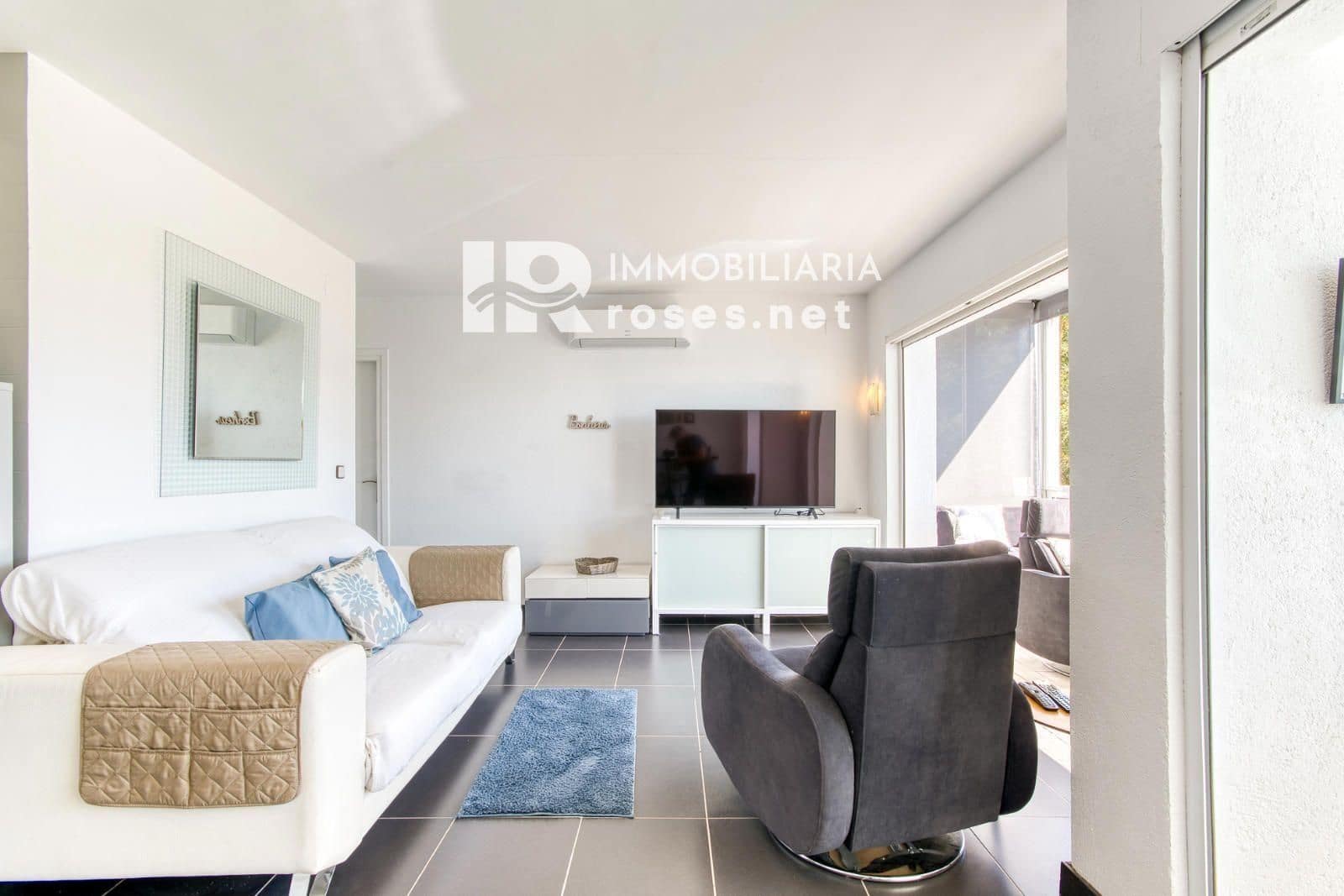 2 makuuhuone Asunto myytävänä paikassa Roses mukana 
autotalli - 355 000 € (Ref: 9804856)