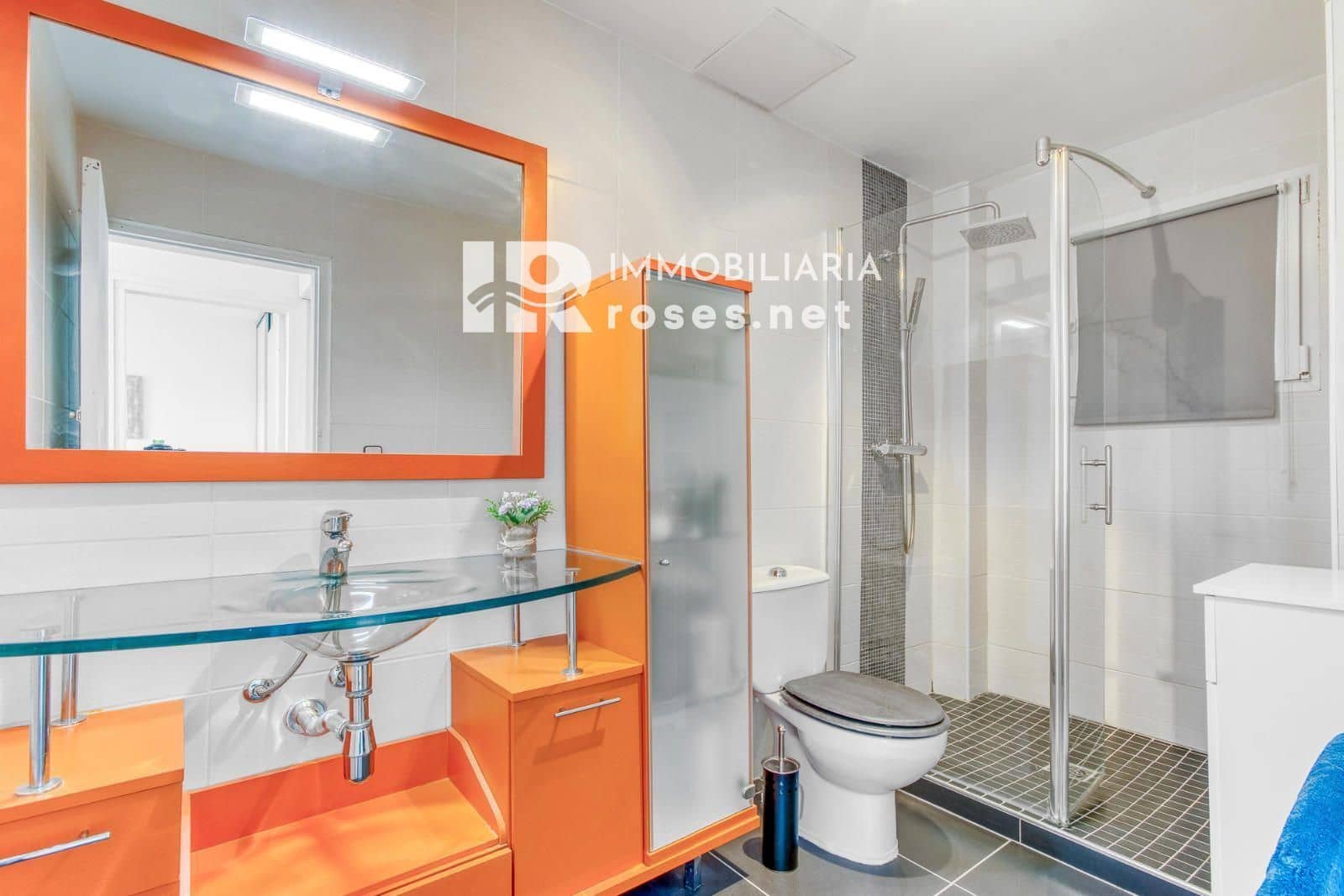 2 makuuhuone Asunto myytävänä paikassa Roses mukana 
autotalli - 355 000 € (Ref: 9804856)