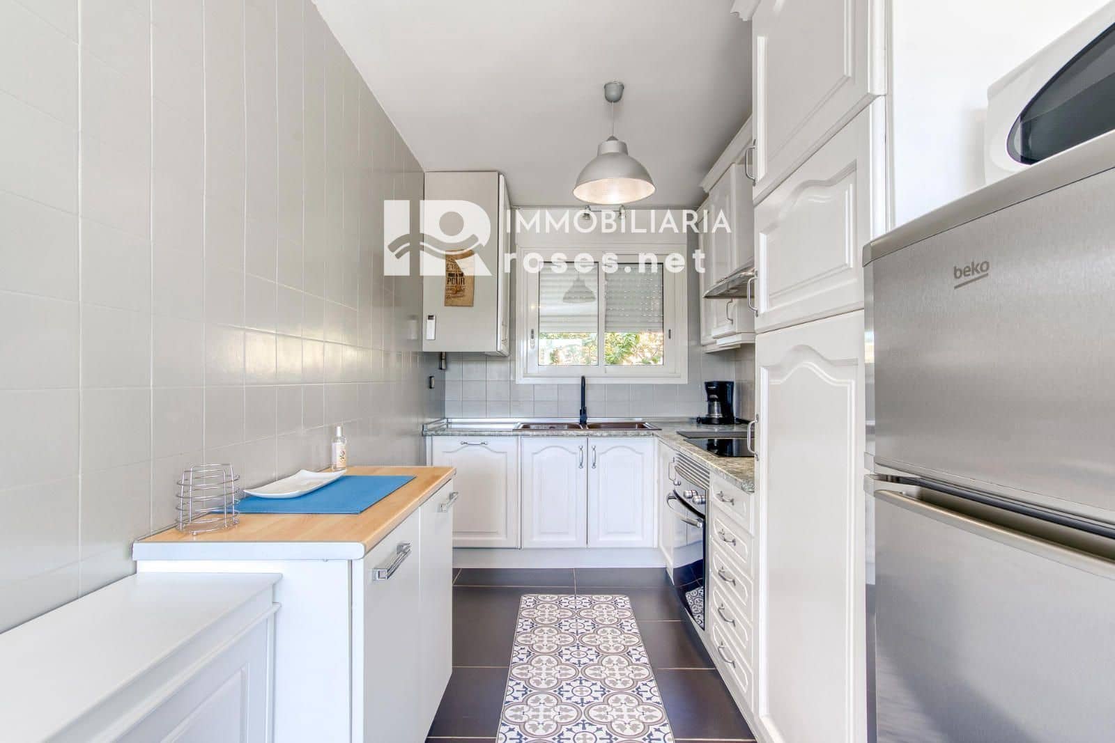 2 makuuhuone Asunto myytävänä paikassa Roses mukana 
autotalli - 355 000 € (Ref: 9804856)