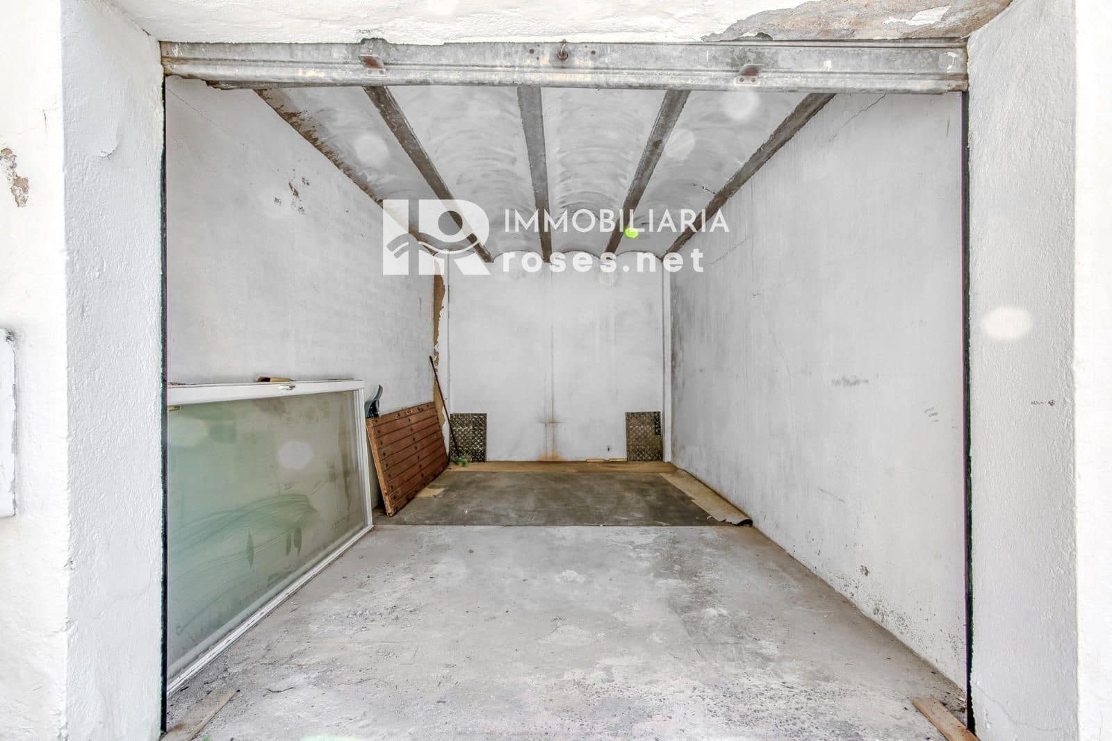 2 makuuhuone Asunto myytävänä paikassa Roses mukana 
autotalli - 355 000 € (Ref: 9804856)