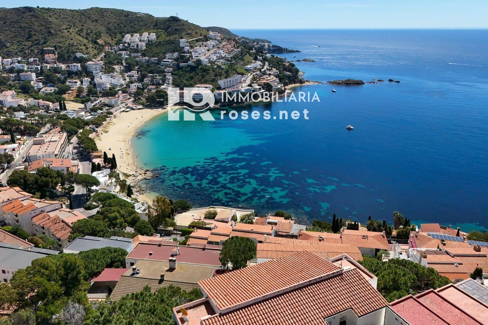 2 makuuhuone Asunto myytävänä paikassa Roses mukana 
autotalli - 355 000 € (Ref: 9804856)