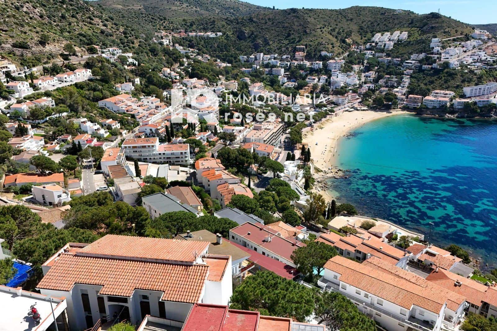 2 makuuhuone Asunto myytävänä paikassa Roses mukana 
autotalli - 355 000 € (Ref: 9804856)