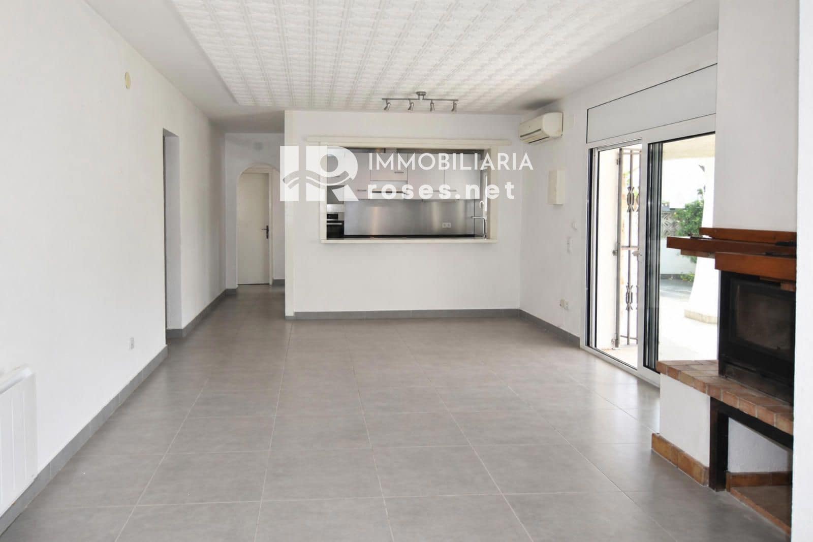 3 chambre Villa/Maison à vendre à Empuriabrava avec garage - 480 000 € (Ref: 9808580)