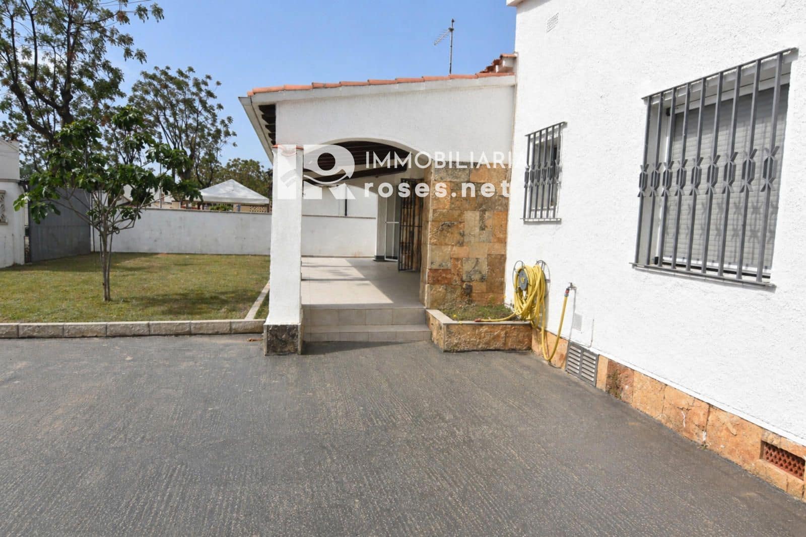 3 chambre Villa/Maison à vendre à Empuriabrava avec garage - 480 000 € (Ref: 9808580)