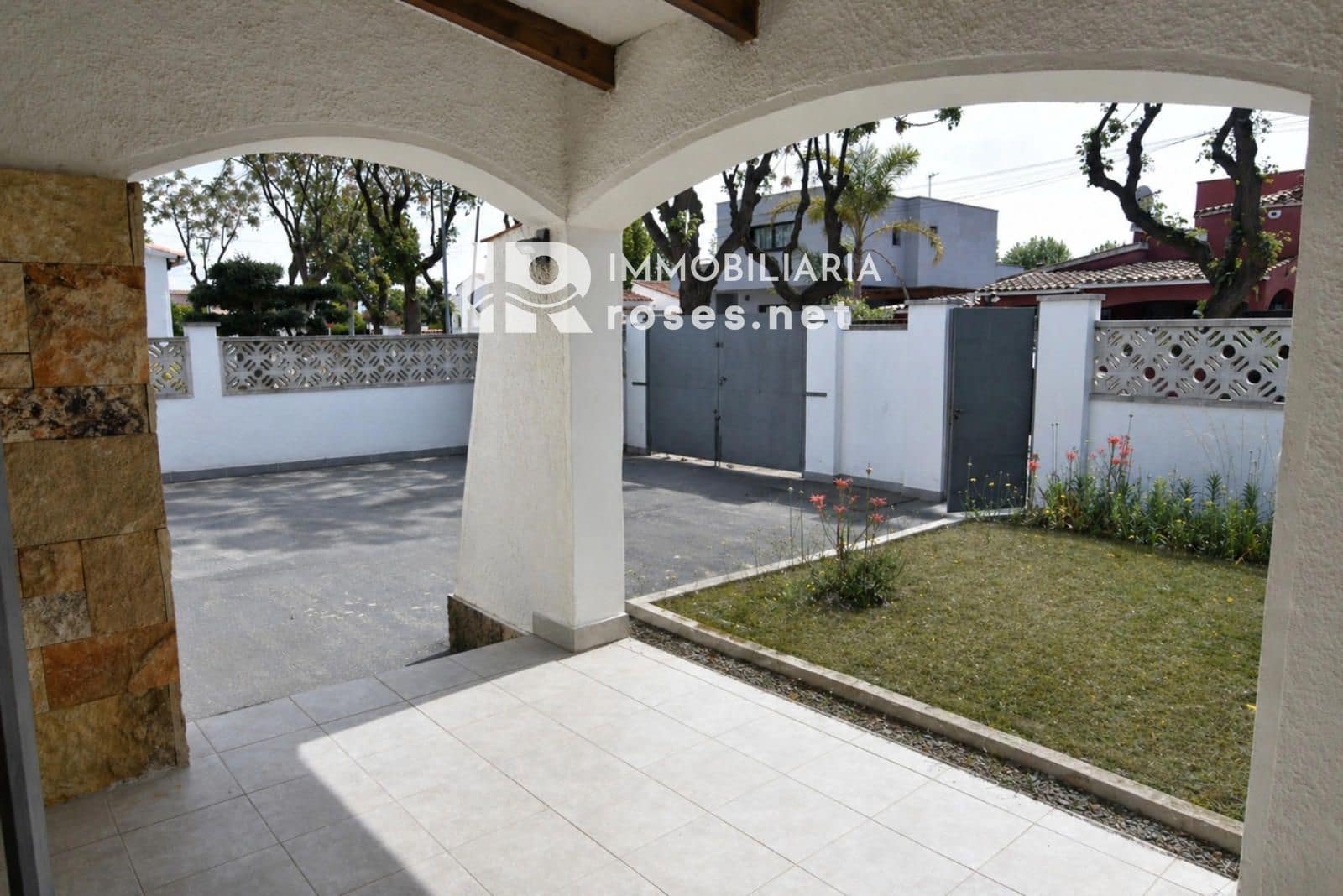 3 chambre Villa/Maison à vendre à Empuriabrava avec garage - 480 000 € (Ref: 9808580)
