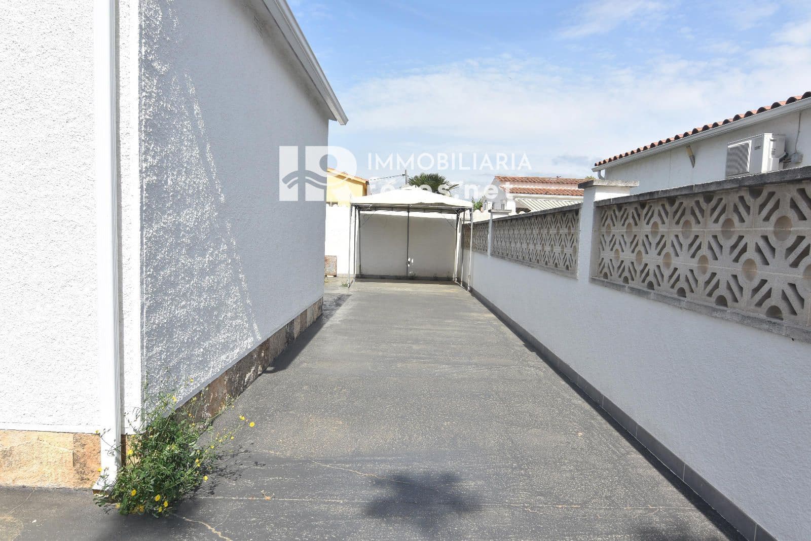3 chambre Villa/Maison à vendre à Empuriabrava avec garage - 480 000 € (Ref: 9808580)