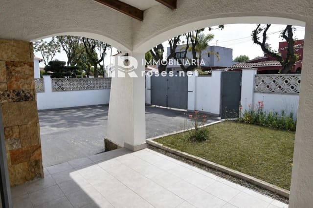 3 chambre Villa/Maison à vendre à Empuriabrava, Castelló d'Empúries avec garage - 480 000 € (Ref: 9808580)