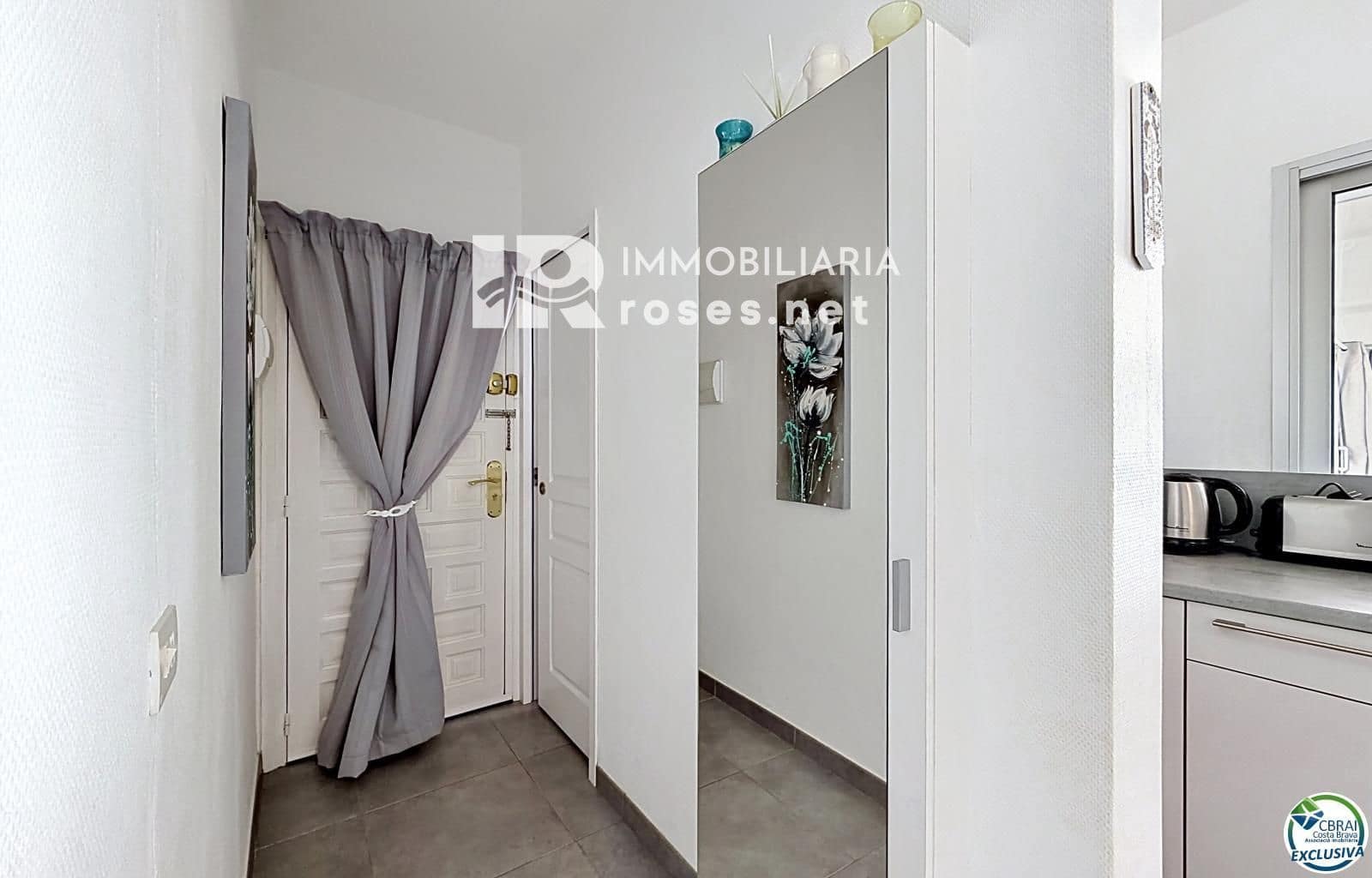 Leilighet til salgs i Roses med svømmebasseng - € 160 000 (Ref: 9813453)