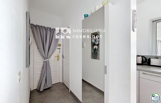 Leilighet til salgs i Roses med svømmebasseng - € 160 000 (Ref: 9813453)
