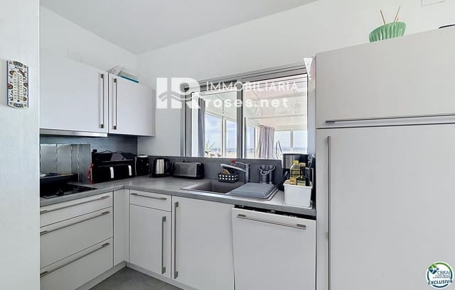 Leilighet til salgs i Roses med svømmebasseng - € 160 000 (Ref: 9813453)