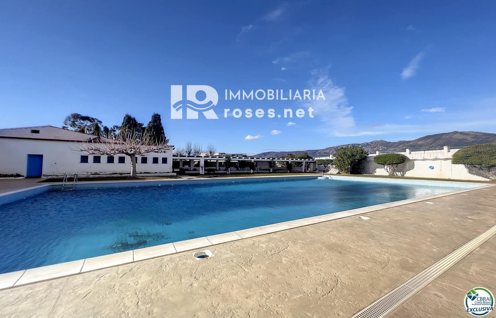 Leilighet til salgs i Roses med svømmebasseng - € 160 000 (Ref: 9813453)
