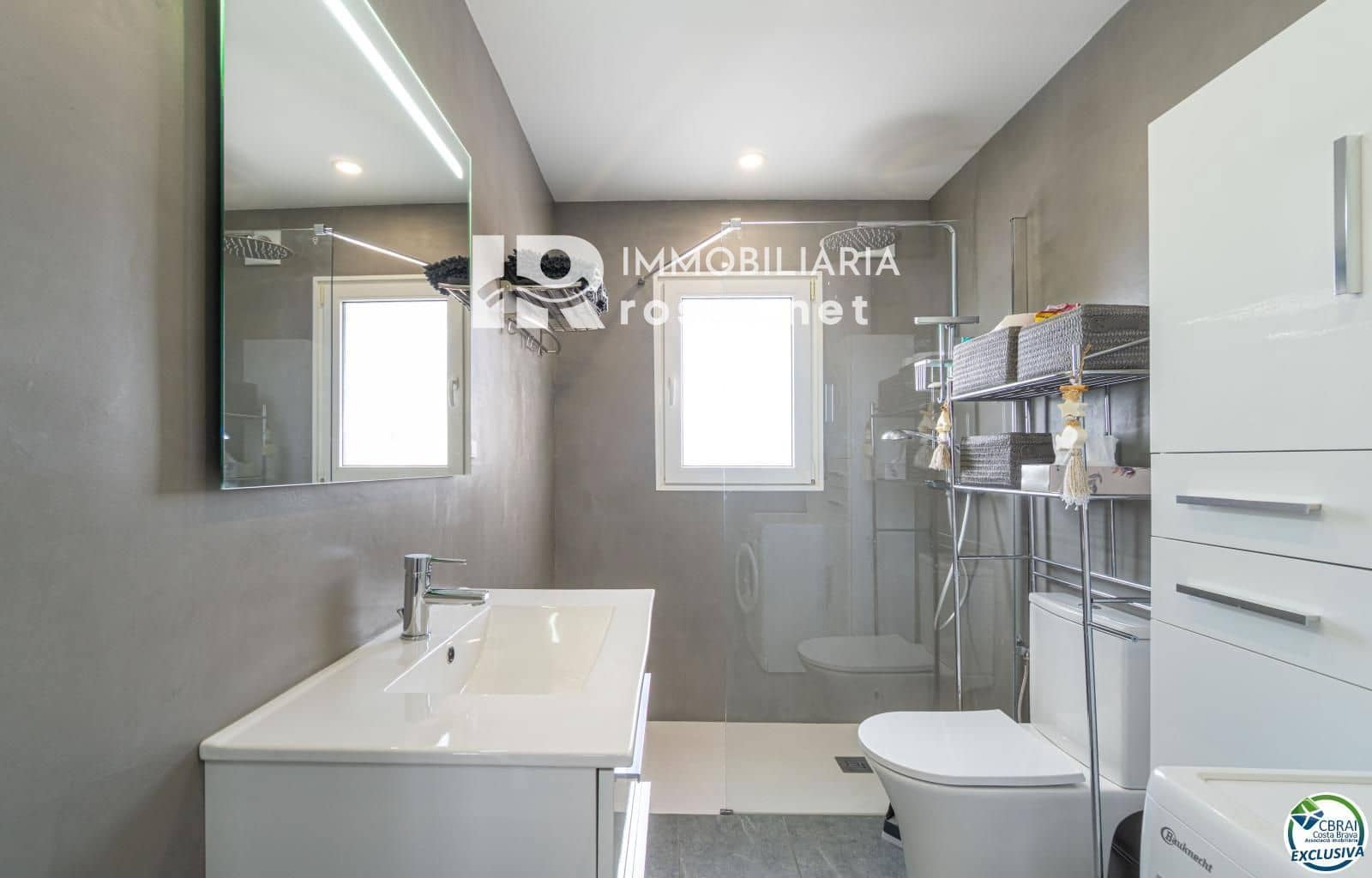 2 sovrum Villa till salu i Roses med garage - 299 000 € (Ref: 9814626)
