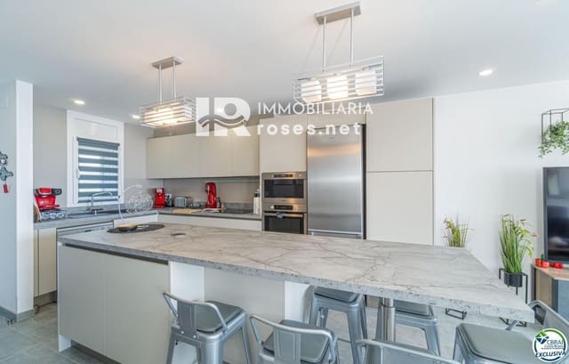 2 sovrum Villa till salu i Roses med garage - 299 000 € (Ref: 9814626)
