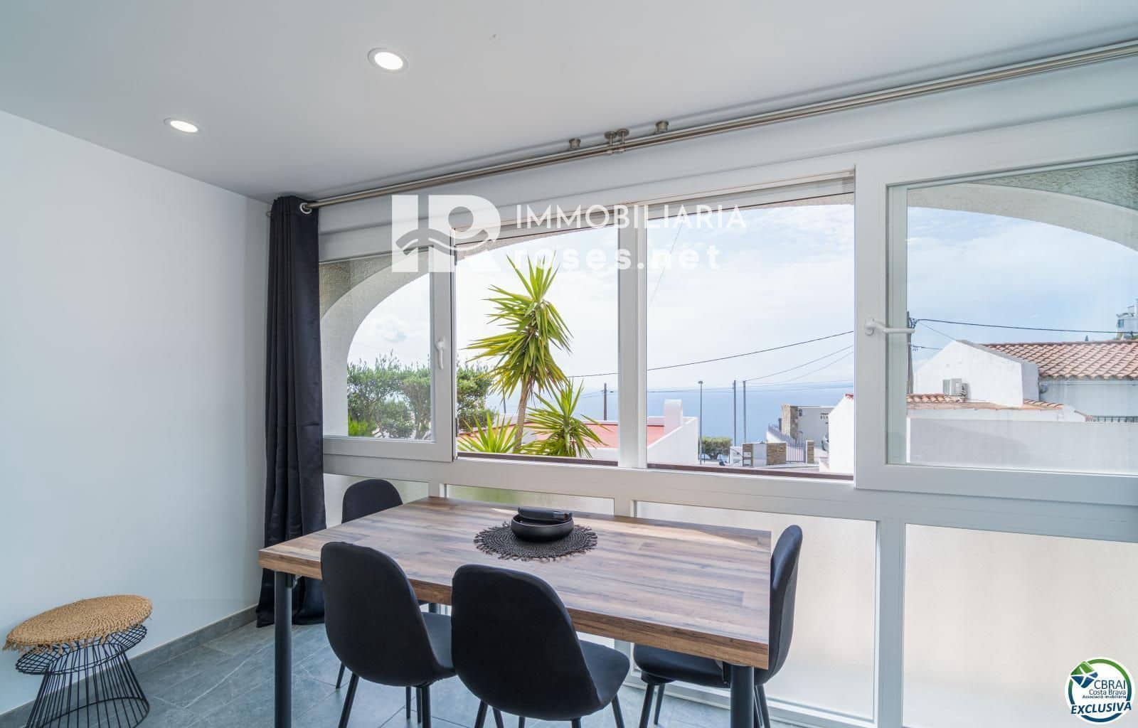 2 sovrum Villa till salu i Roses med garage - 299 000 € (Ref: 9814626)