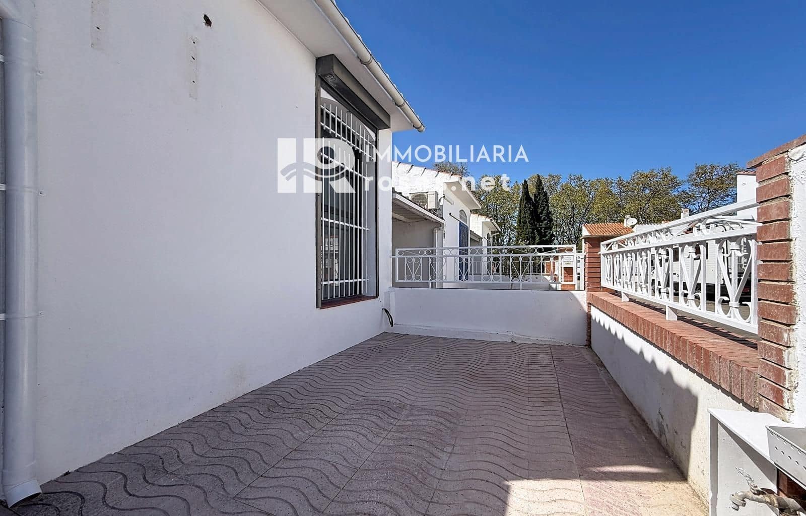 3 makuuhuone Huvila myytävänä paikassa Empuriabrava - 299 000 € (Ref: 9820870)