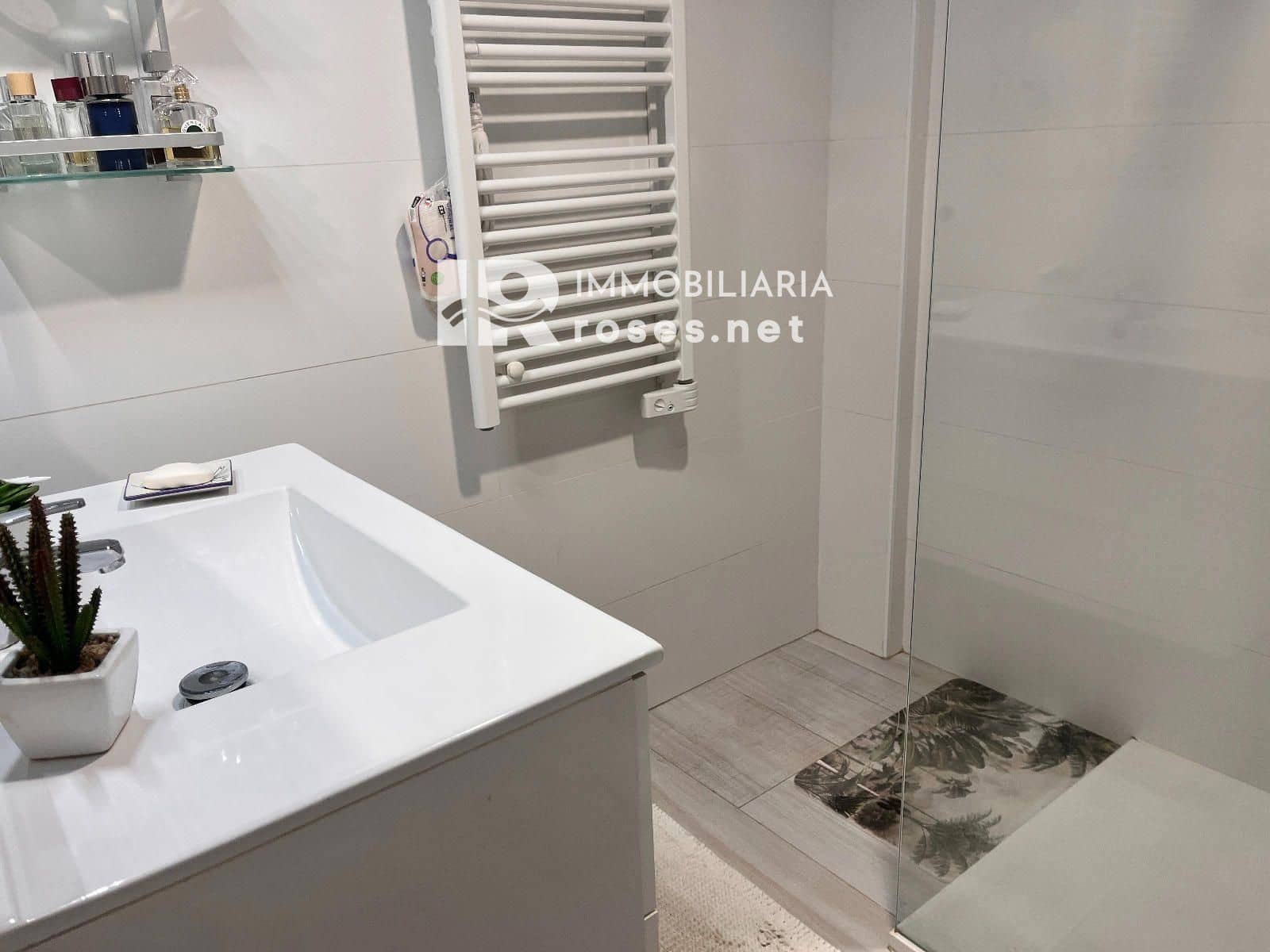 2 slaapkamer Flat te koop in Empuriabrava met garage - € 325.000 (Ref: 9836768)