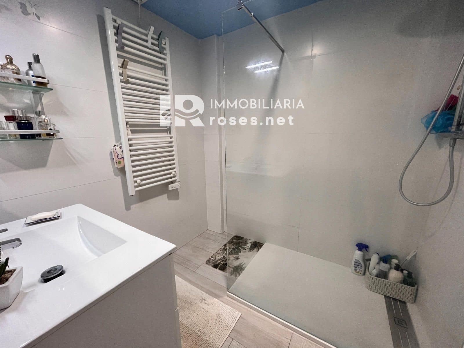 2 slaapkamer Flat te koop in Empuriabrava met garage - € 325.000 (Ref: 9836768)