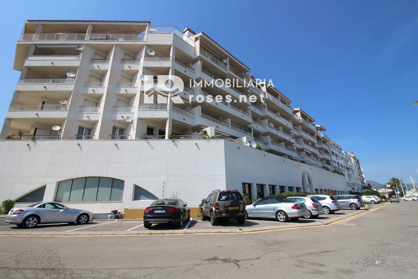 2 slaapkamer Flat te koop in Empuriabrava met garage - € 325.000 (Ref: 9836768)