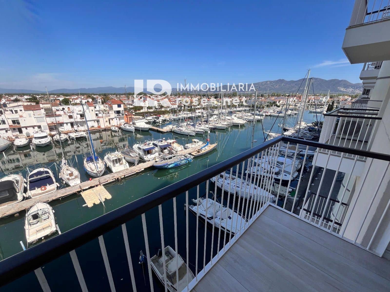 2 slaapkamer Flat te koop in Empuriabrava met garage - € 325.000 (Ref: 9836768)