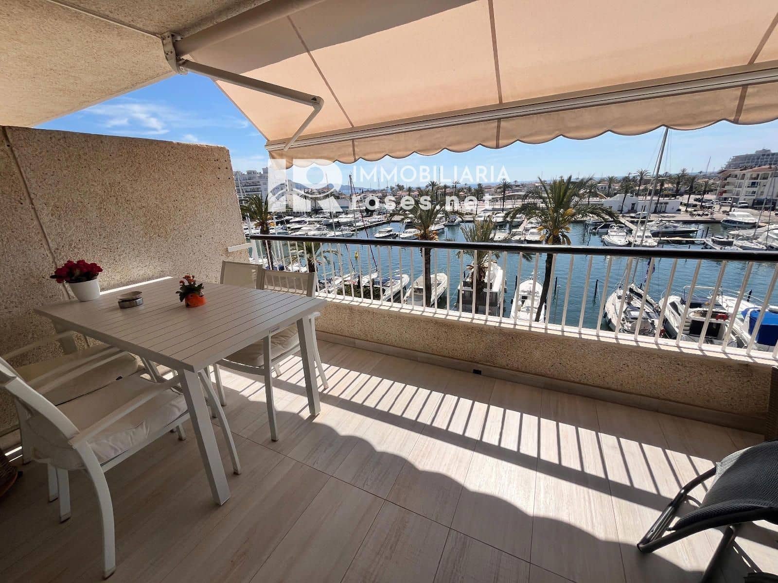 2 slaapkamer Flat te koop in Empuriabrava met garage - € 325.000 (Ref: 9836768)