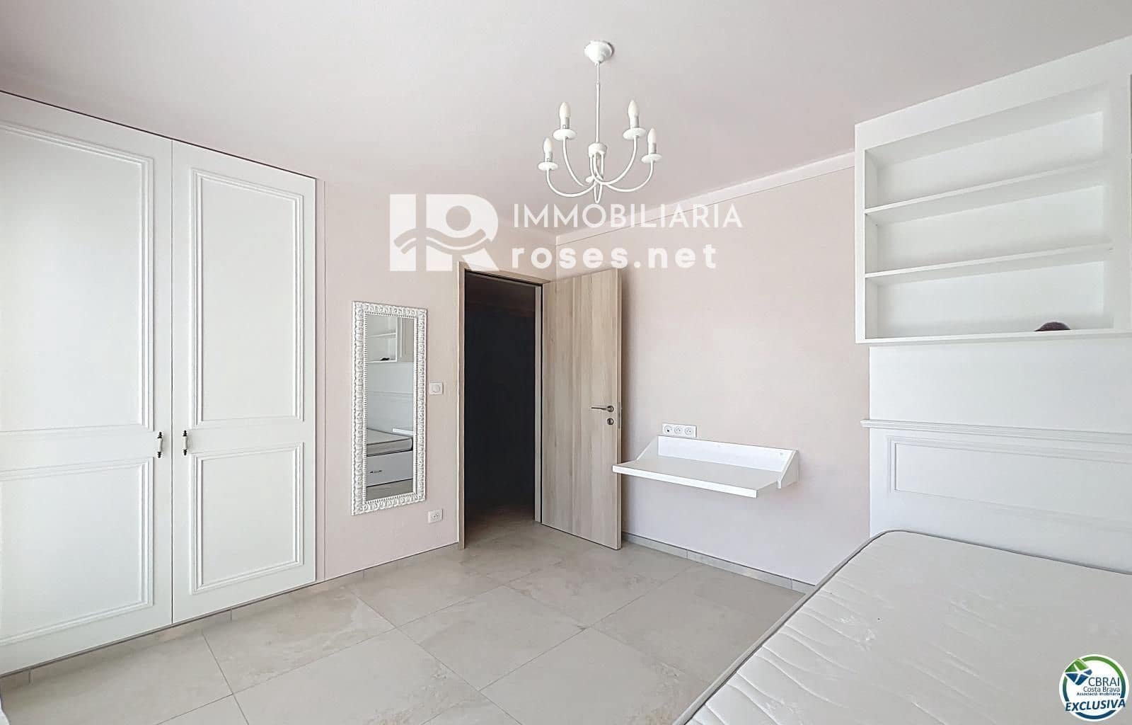 5 makuuhuone Huvila myytävänä paikassa Empuriabrava - 595 000 € (Ref: 9839716)