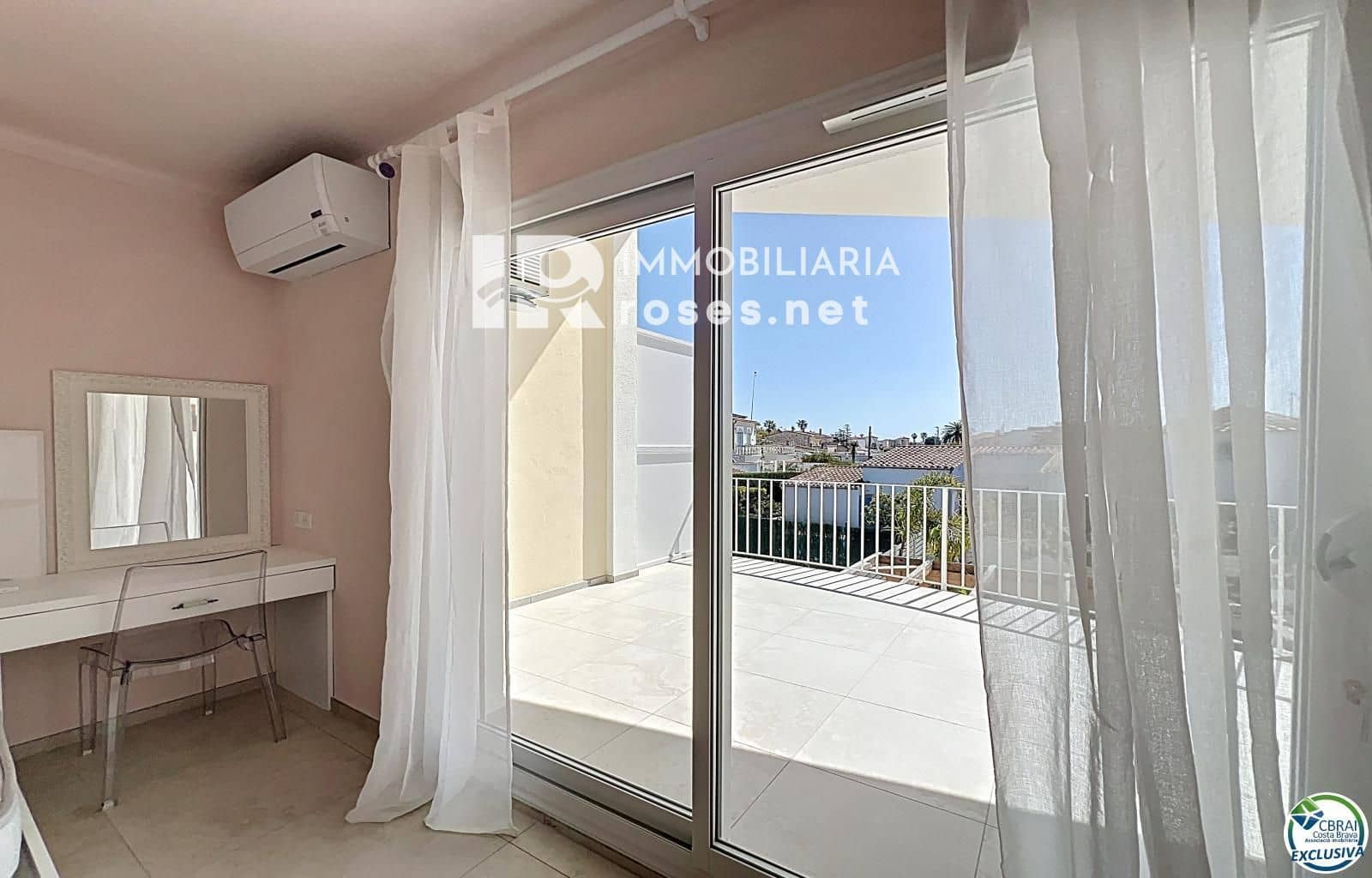 5 makuuhuone Huvila myytävänä paikassa Empuriabrava - 595 000 € (Ref: 9839716)