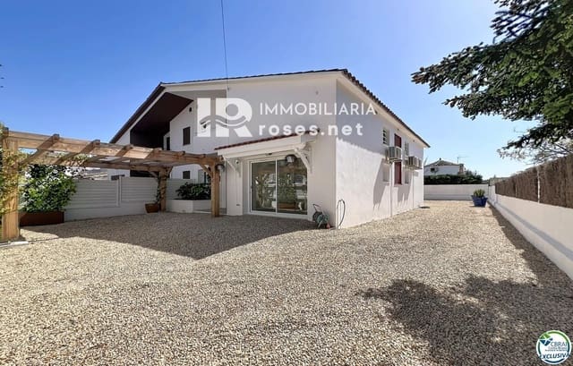 5 makuuhuone Huvila myytävänä paikassa Empuriabrava, Castelló d'Empúries - 595 000 € (Ref: 9839716)