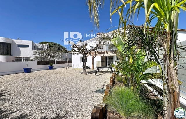 5 makuuhuone Huvila myytävänä paikassa Empuriabrava, Castelló d'Empúries - 595 000 € (Ref: 9839716)
