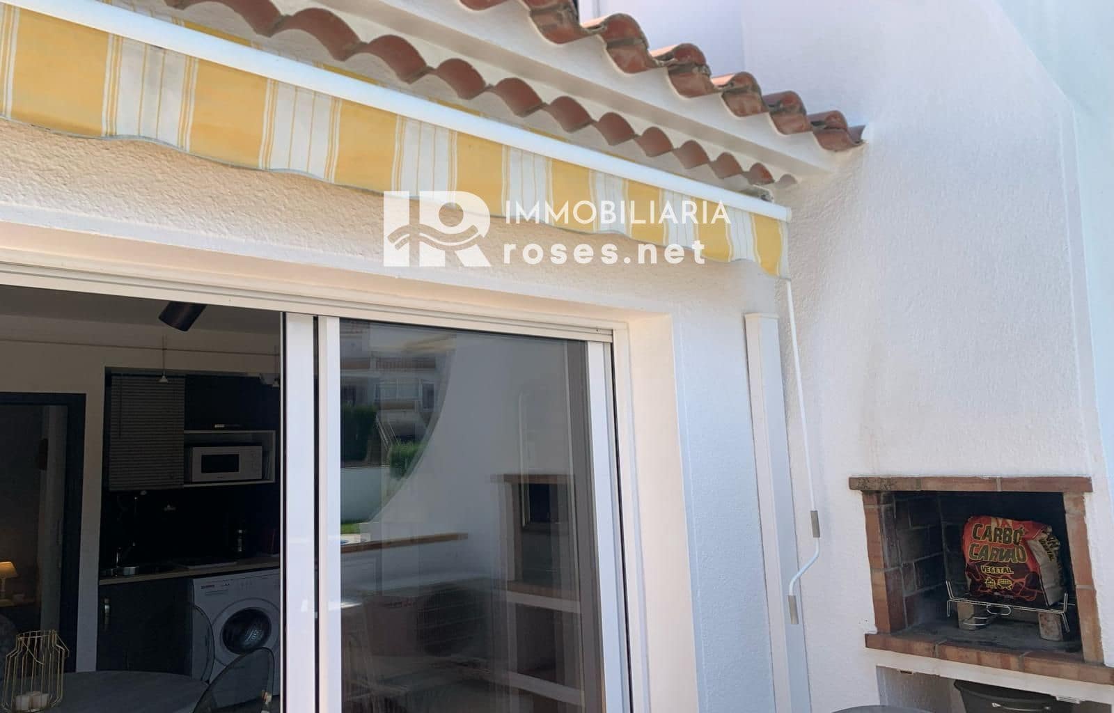 1 bedroom Flat for sale in Roses with pool - € 145,000 (Ref: 9849914)