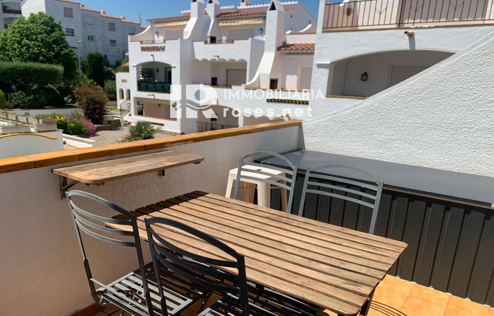 1 bedroom Flat for sale in Roses with pool - € 145,000 (Ref: 9849914)