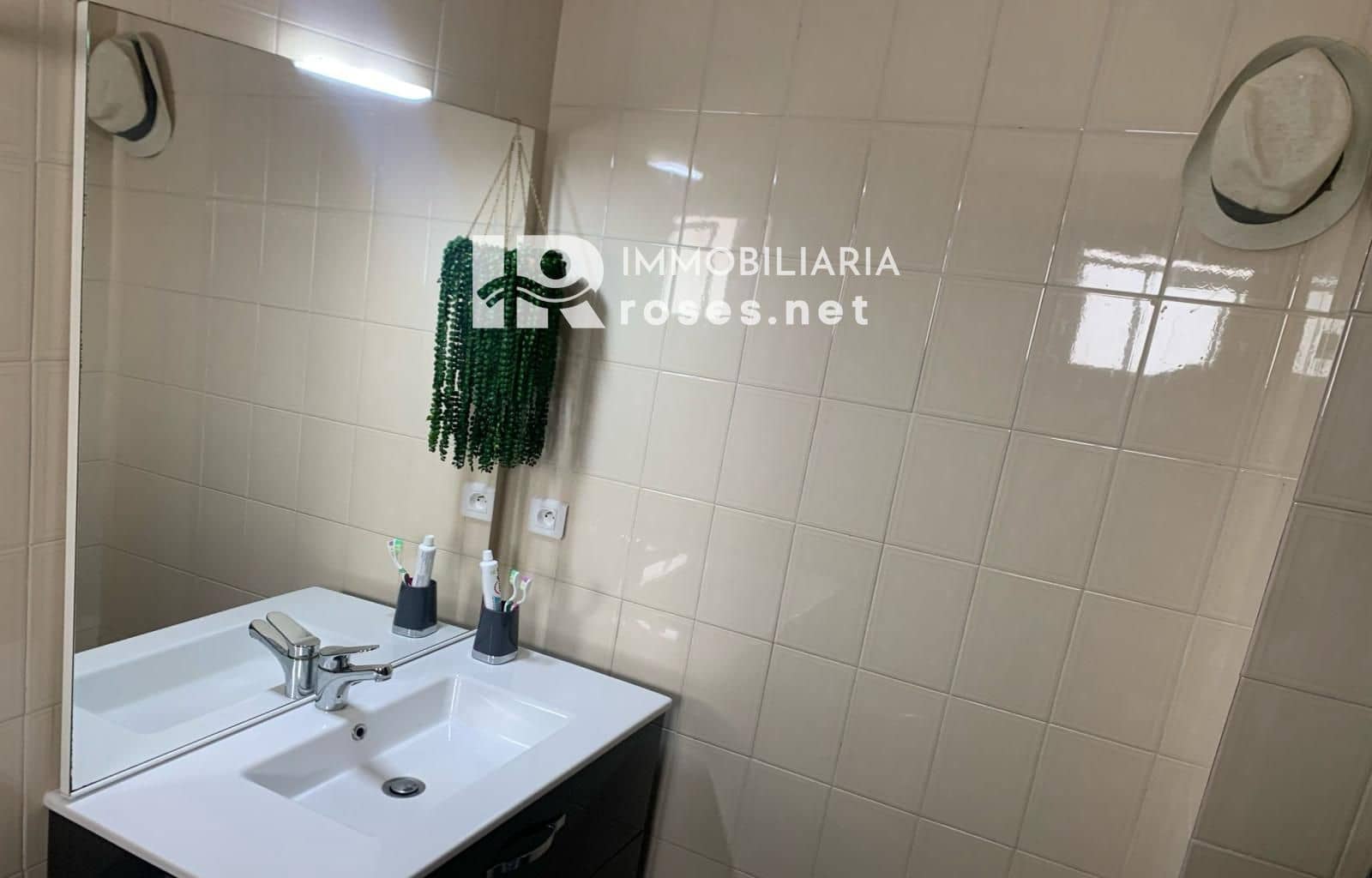1 bedroom Flat for sale in Roses with pool - € 145,000 (Ref: 9849914)