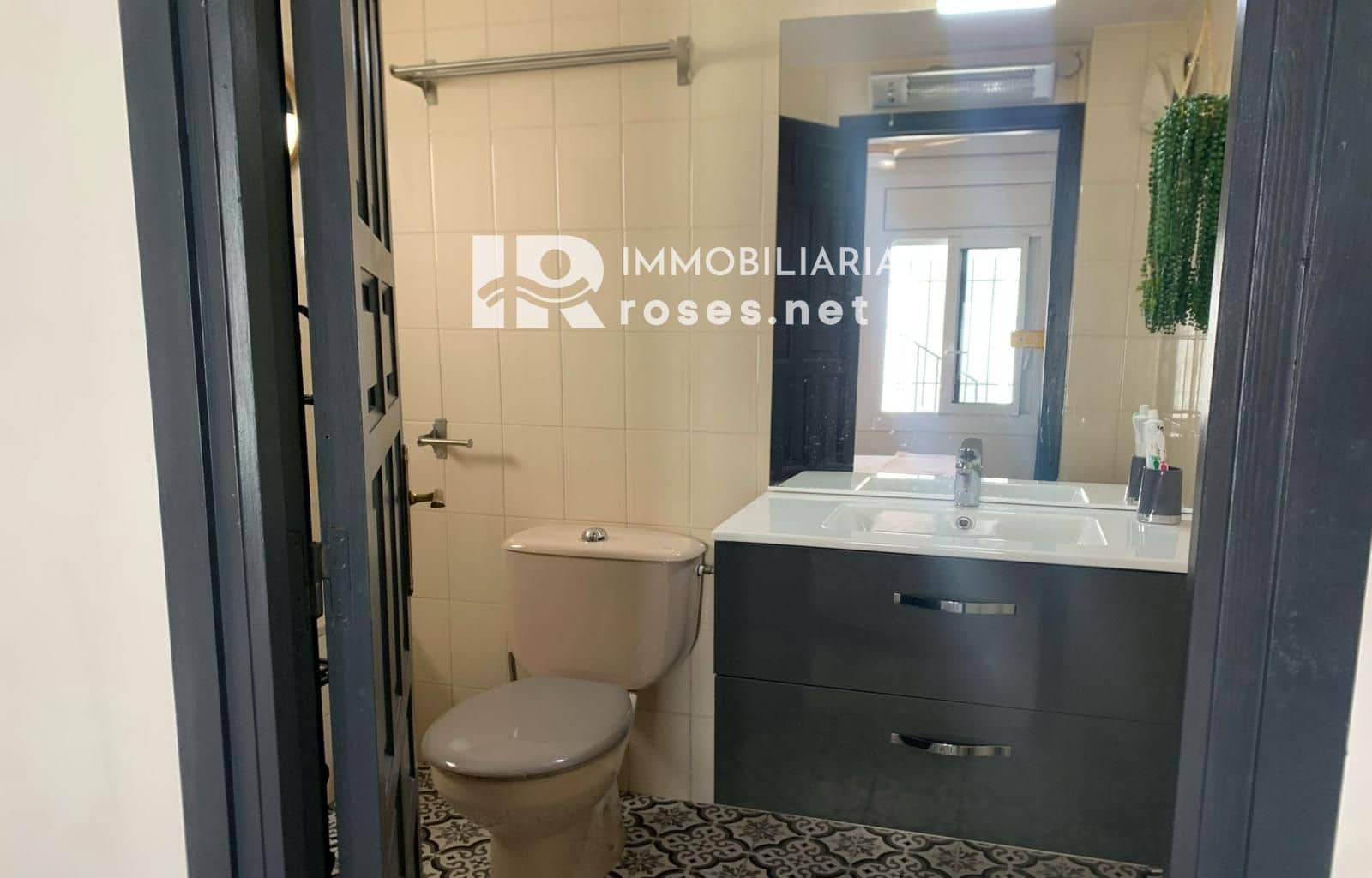 1 bedroom Flat for sale in Roses with pool - € 145,000 (Ref: 9849914)